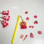 روان نویس آویزدار سیلیکونی طرح خرس و توت فرنگی Lotso کد 218 - Image 8