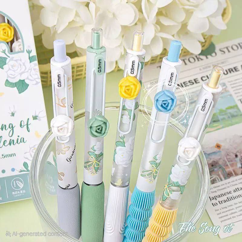 photo_2025-11-11_09-44-39 ست 5 عددی روان نویس کلیکی گریپ طرح دار MOKA طرح گل The Song of Gardenia کد MK-3266 - Image 1