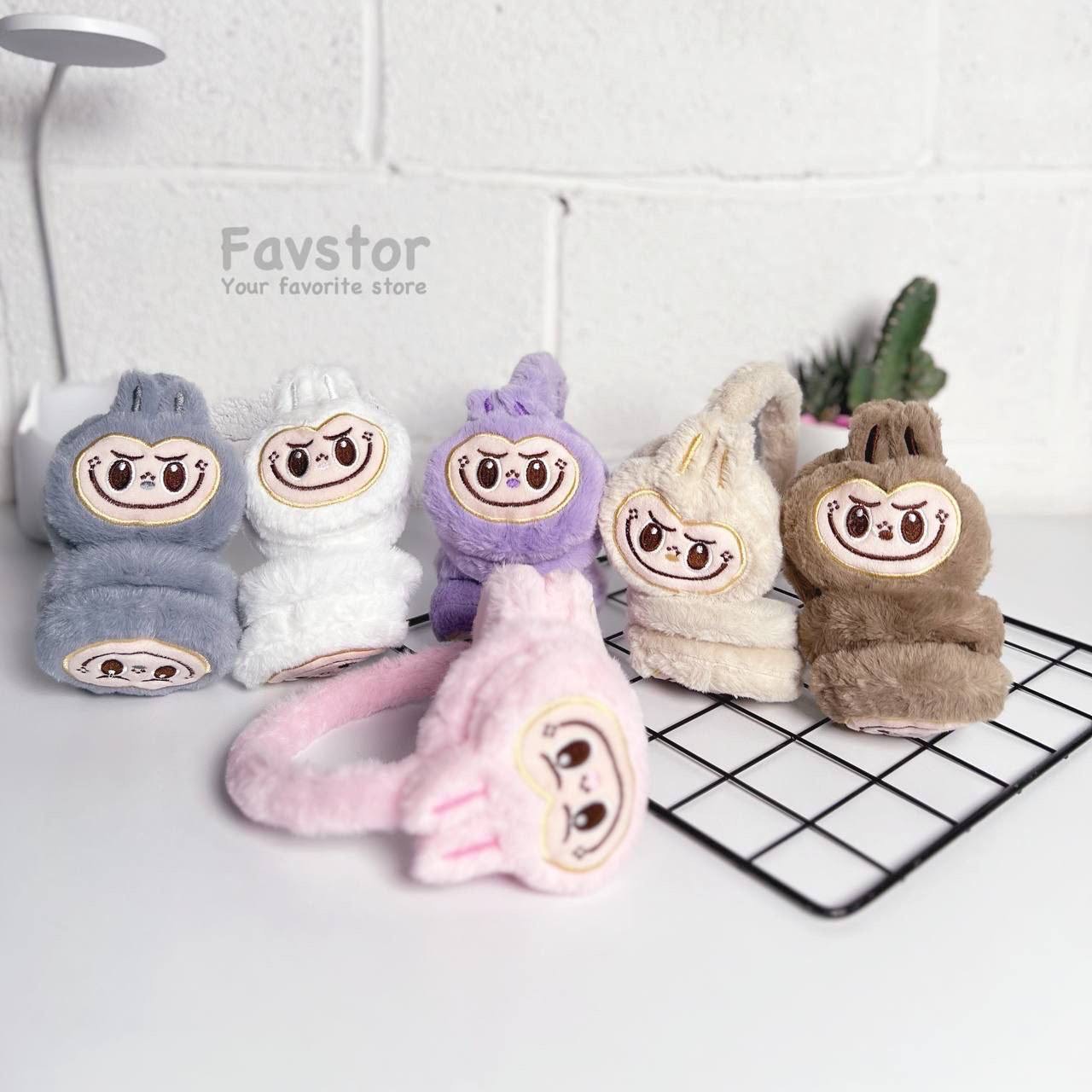 IMG_3121 گوش گیر طرح لابوبو - Image 1