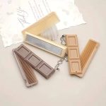 شانه آویزدار تاشو XIUDOU طرح شکلات کد 003 - Image 2