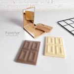 ست آینه و شانه تاشو XIUDOU طرح شکلات کد 7003