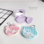 ست آینه و شانه آویزدار تاشو خرسی طرح کرومی و Sanrio کد 152 - Image 2
